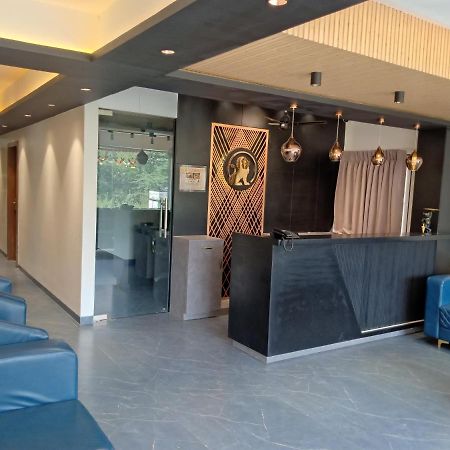 אחמדנגר Hotel Suvarnam Residency מראה חיצוני תמונה