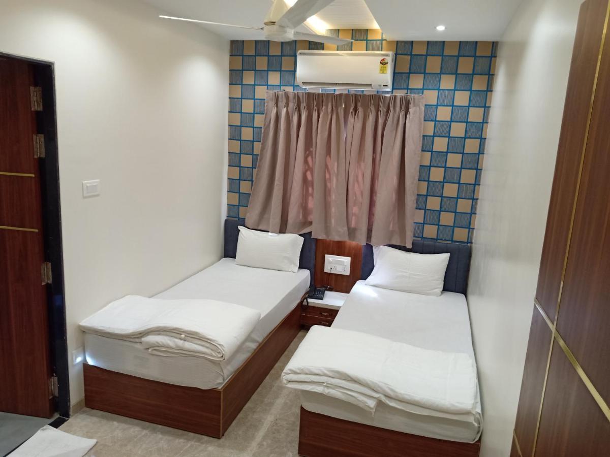 אחמדנגר Hotel Suvarnam Residency מראה חיצוני תמונה