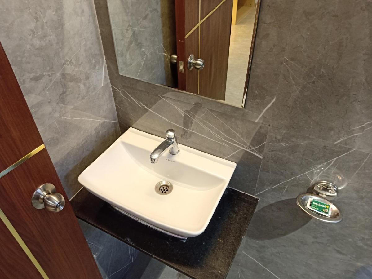 אחמדנגר Hotel Suvarnam Residency מראה חיצוני תמונה