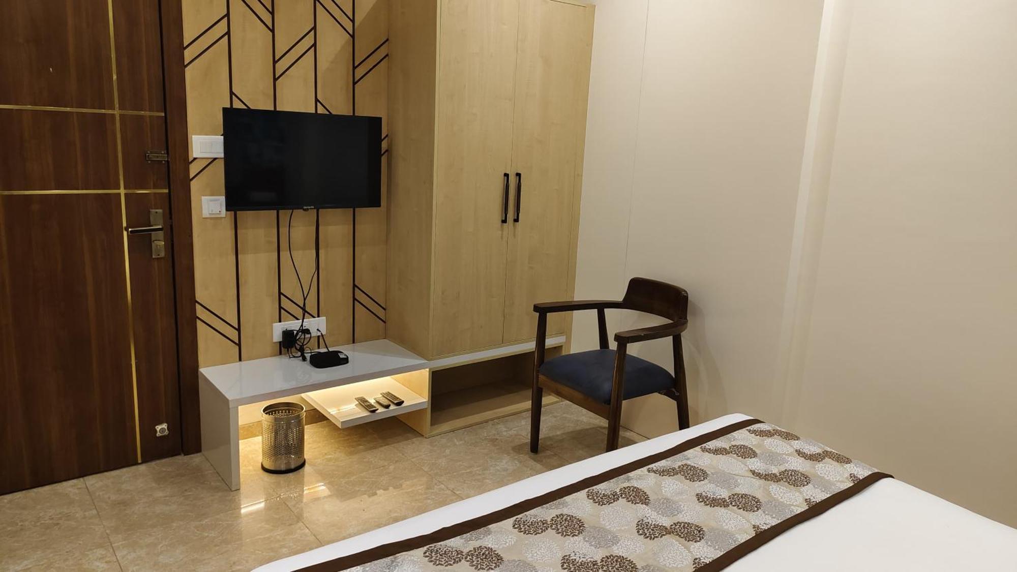 אחמדנגר Hotel Suvarnam Residency מראה חיצוני תמונה
