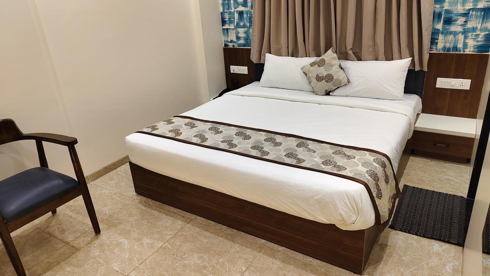 אחמדנגר Hotel Suvarnam Residency מראה חיצוני תמונה
